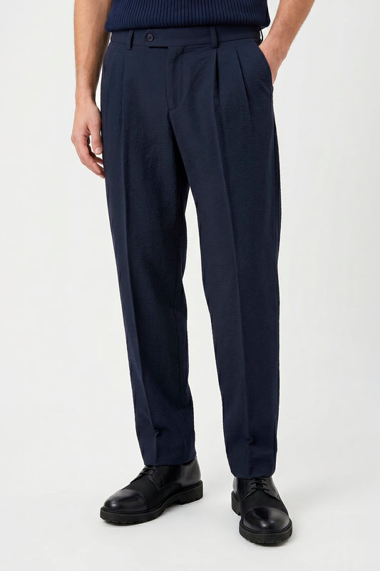 Wide-fit textured stretch seersucker fabric